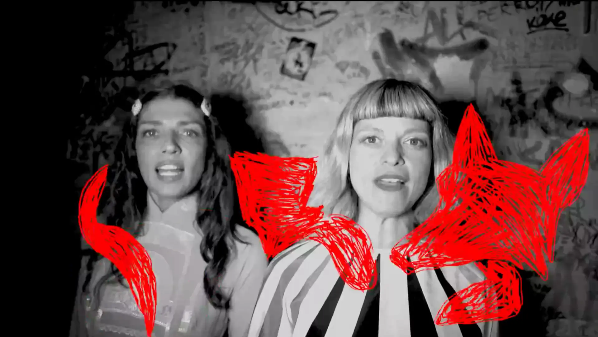 Frame from a 2D animation by Marta Contreras for the music video Perro by Sandré (8/8)